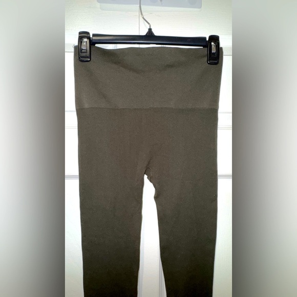 Olive Green High-Waisted Spanx Leggings with zipper ankles. Size Medium VGUC - Picture 3 of 9